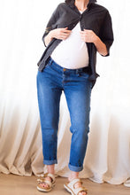Cargar imagen en el visor de la galería, Jean Boyfriend Azul | Jeans de maternidad