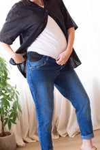 Cargar imagen en el visor de la galería, Jean Boyfriend Azul | Jeans de maternidad