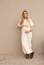 Cargar imagen en el visor de la galería, Vestido Lucy Crema | Vestidos de maternidad