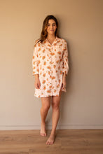 Cargar imagen en el visor de la galería, Pijama Ninfa Naranja Flores | Pijama de maternidad