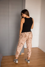 Cargar imagen en el visor de la galería, Jogger KOS Rosa | Ropa de maternidad