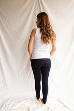Cargar imagen en el visor de la galería, Jean Nuit | Jeans de maternidad