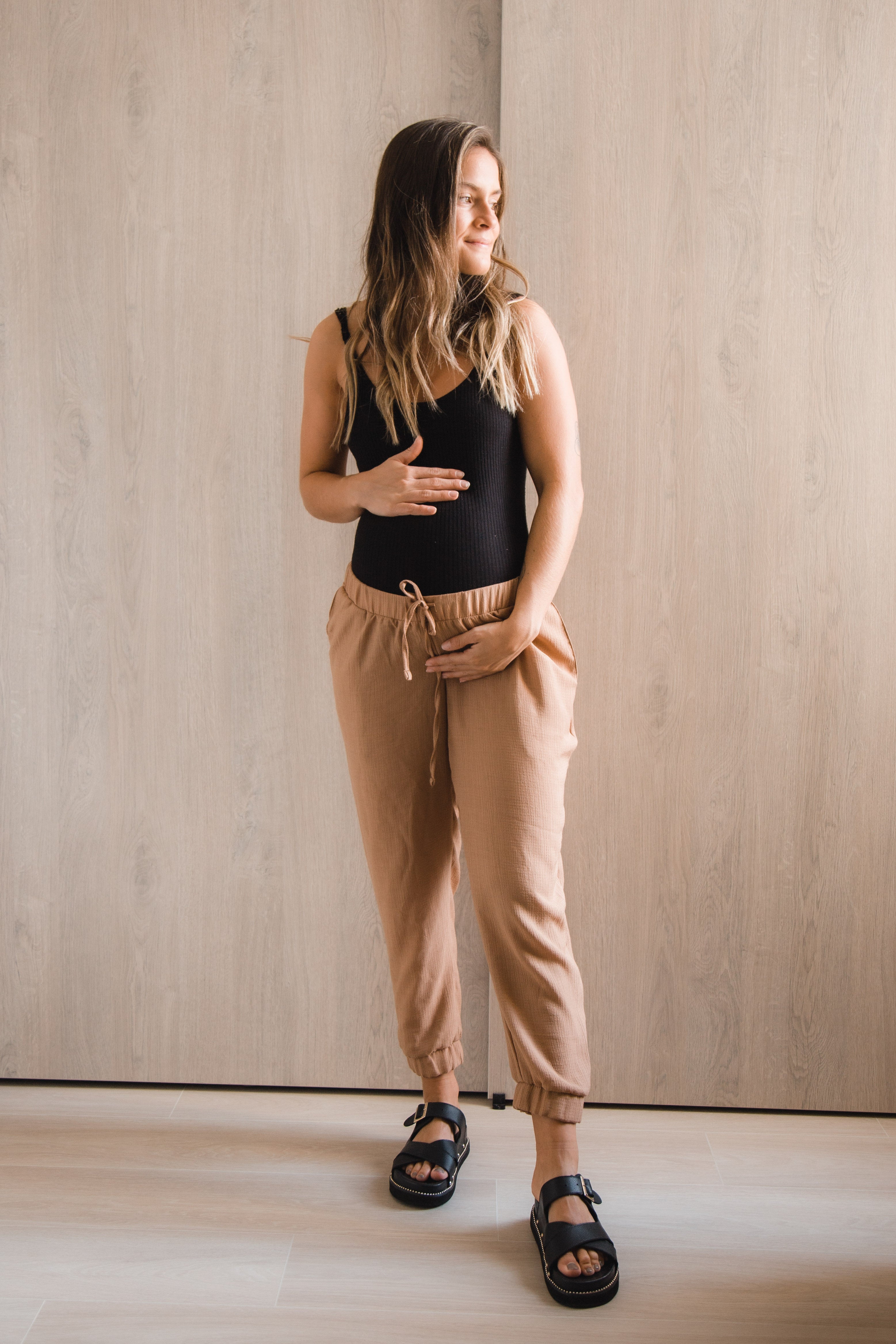 Jogger KOS Beige | Pantalones de maternidad